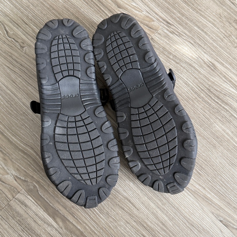 CROCS EXP Terre Mary Jane Ballet Sneaker in Black / Silver Metallic Blue, Size 9 - Picture 10 of 11